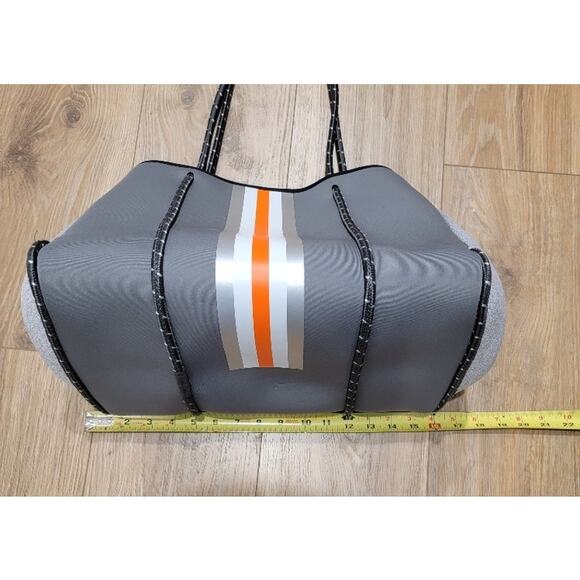 HAUTE SHORE Gray and Orange Shoulder Bag - Picture 6 of 13